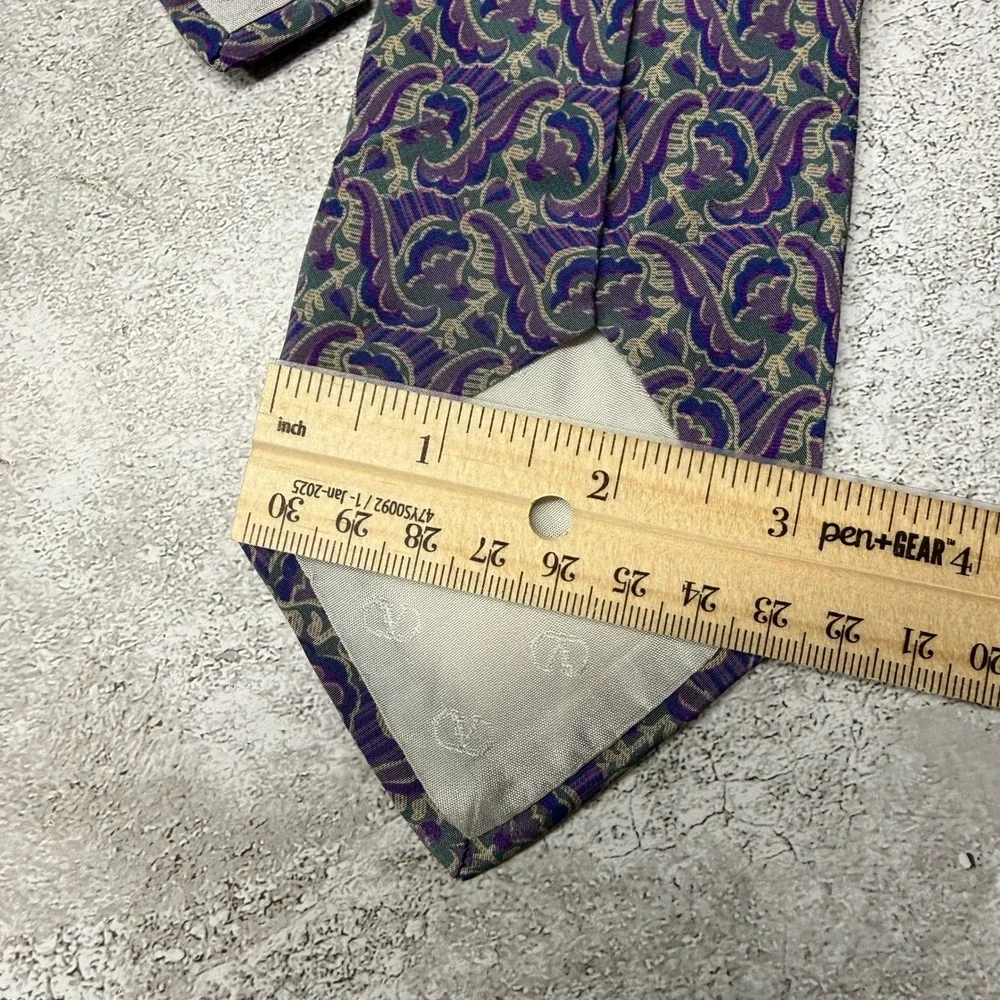 Valentino Necktie Men OS Purple Green Paisley Silk Hand Made Italy‎